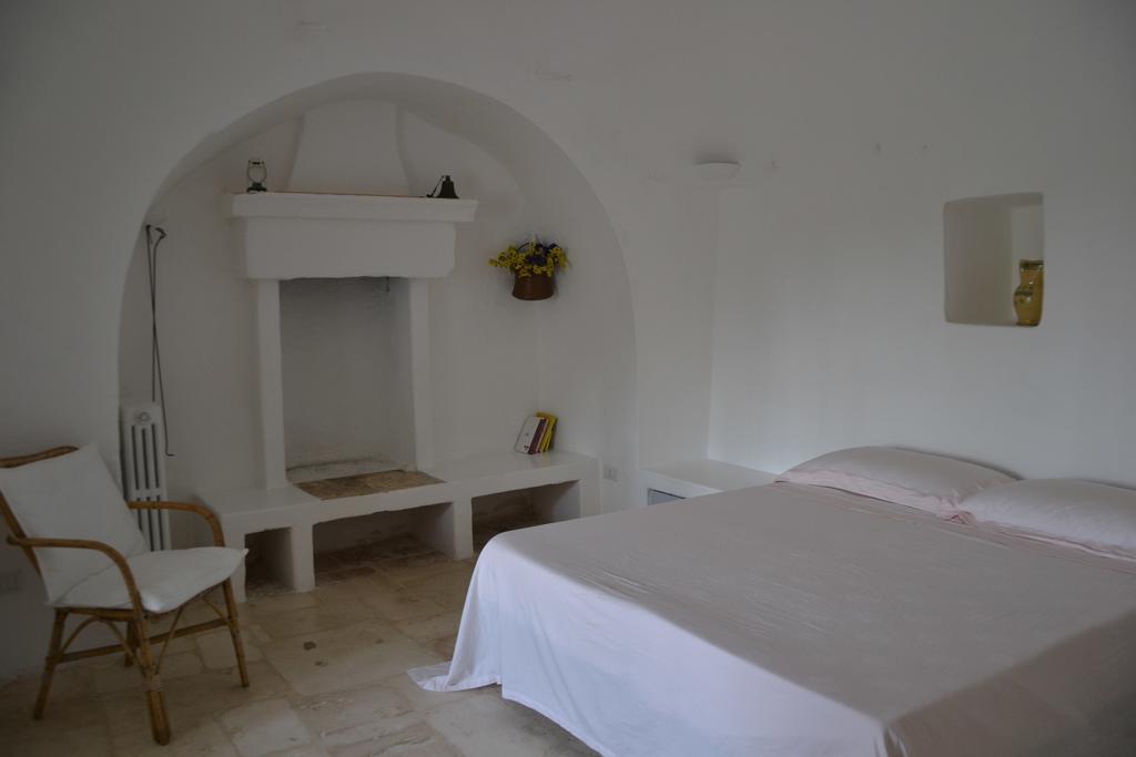 Trullo Piccola Contrada Guest House Locorotondo Exterior photo